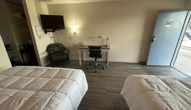 Family-Friendly Room near Little Theatre of Walla Walla | Free On-Site Parking!