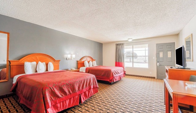 Family-Friendly Room Near Vernon College with Spacious Layout & Comfort