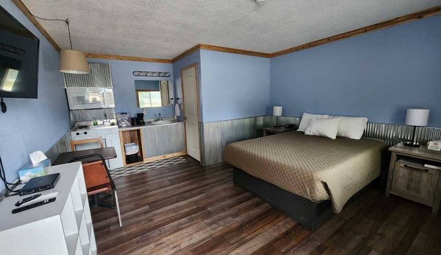 Family-Friendly Room w/Pool, Fishing Pond, & Boat Rentals for Outdoor Fun