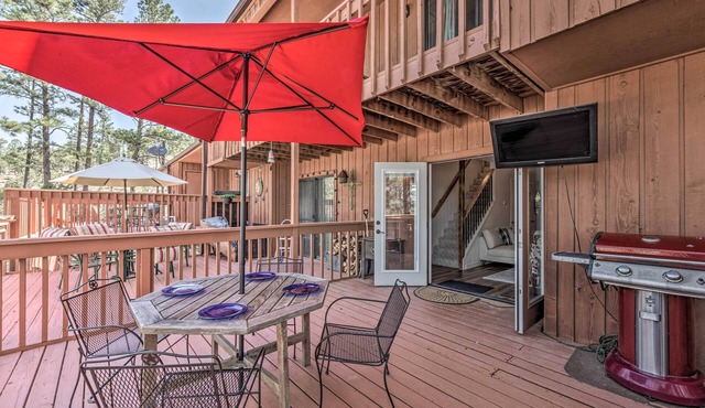 Family-Friendly Ruidoso Escape: 2 Mi to Golf!