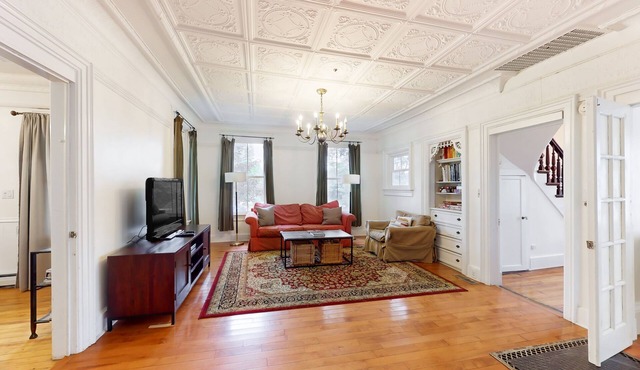 Family-friendly, rural home with work spaces, gym room & hammock - dog-friendly