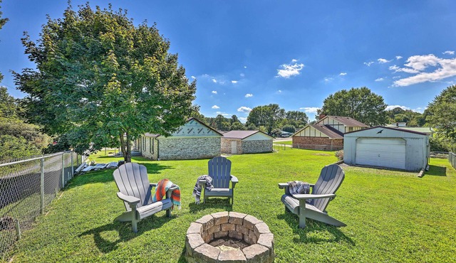 Family-Friendly Sanctuary: BBQ, Patio & Yard