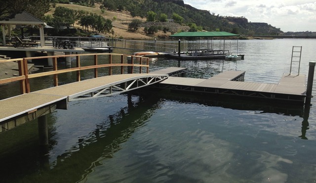 Family-Friendly South Tulloch Lake Waterfront Home w/Boat Dock