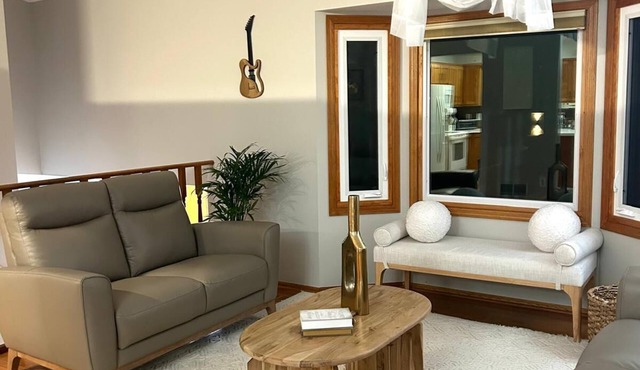 Family-friendly, spacious with deck & fence,n centrally located near MSP airport