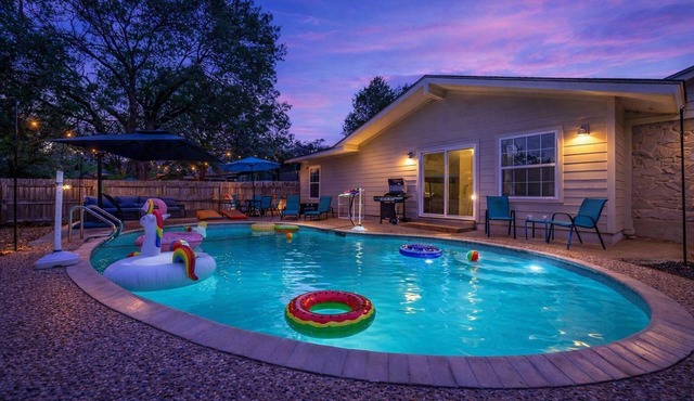 Family Friendly Stay! Central Location-Pack'n'play-extra sleeping-Sleeps 12!