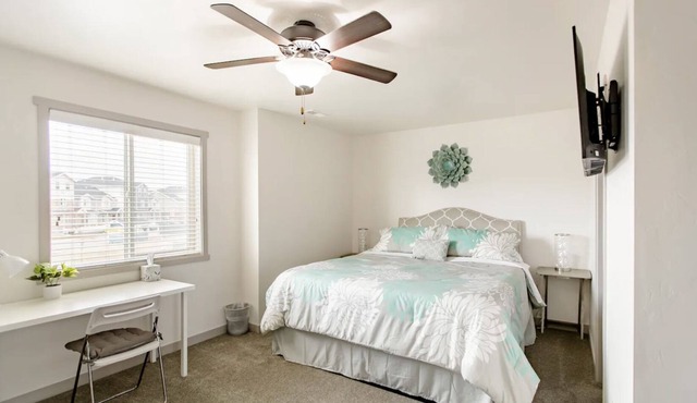 Family-friendly Suite w/Hot Tub, Memory Beds & Smart TV