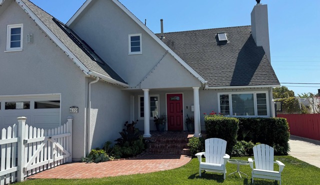 Family-friendly summer vacation home with big hot tub 2 blocks from beach.