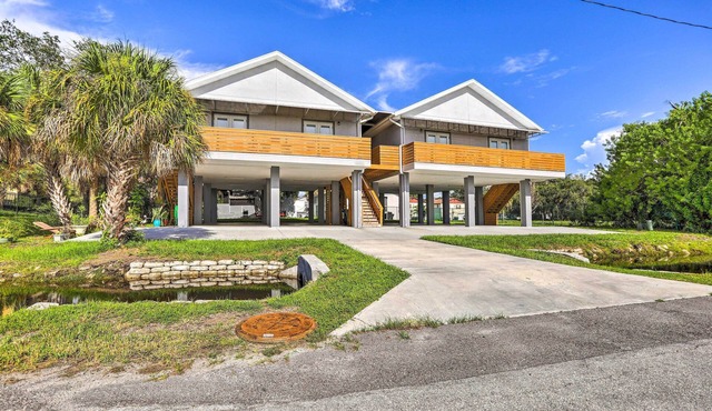 Family-Friendly Tampa Home < 3 Mi to Ocean!