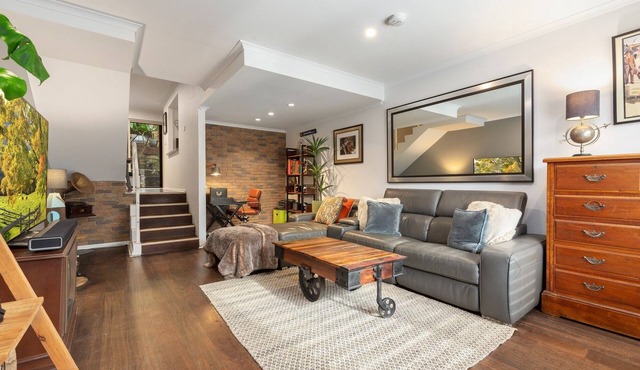 Family-Friendly Townhouse with Private Courtyard