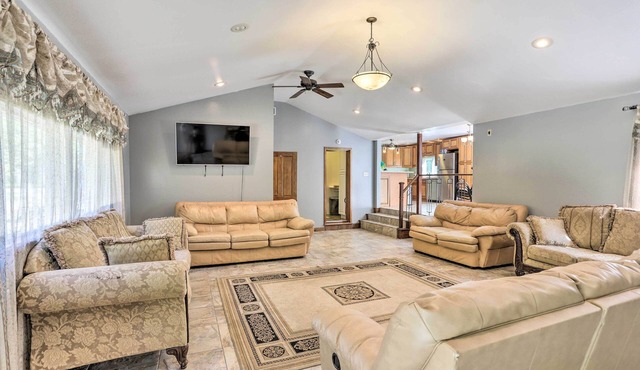 Family-Friendly Toledo Retreat w/Spacious Yard!