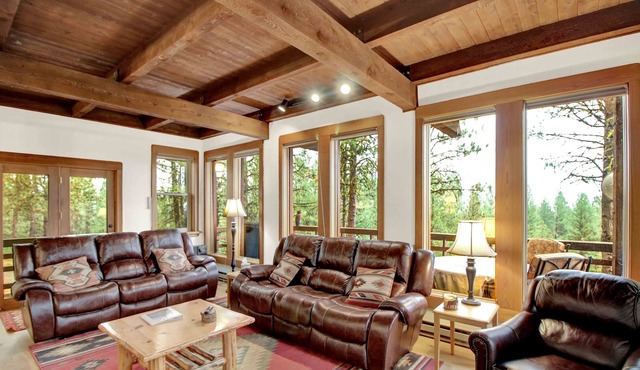 Family Friendly Tree House Cabin