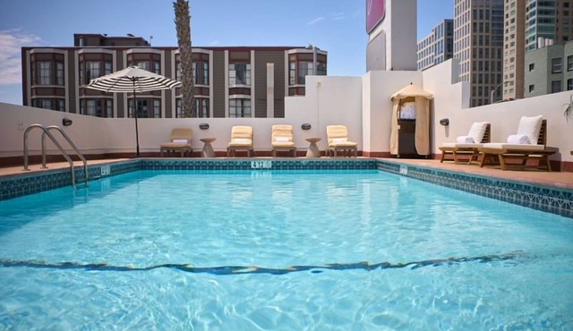 Family-Friendly Unit with Pool Access & Free Breakfast Near SoMa, San Francisco