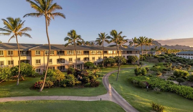 Family-Friendly Unit Near Poipu Beach, Free Parking + Large Outdoor Pool