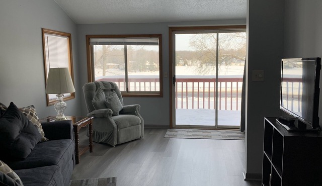 Family friendly updated cozy cottage overlooking Budd Lake. See special rates!