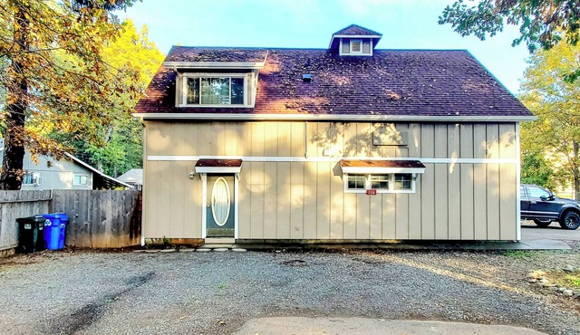 Family-Friendly 1BR w/Laundry: Dogs Welcome