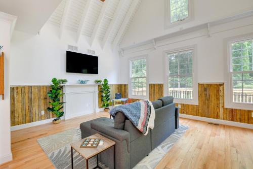 Family-Friendly Chesapeake Beach House with Deck!