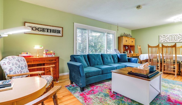 Family-Friendly Cottage Grove Home w/Fireplace!