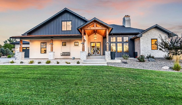 Family-Friendly Luxury - Sleeps 16 - Close to CMU, Wineries & LDS Temple
