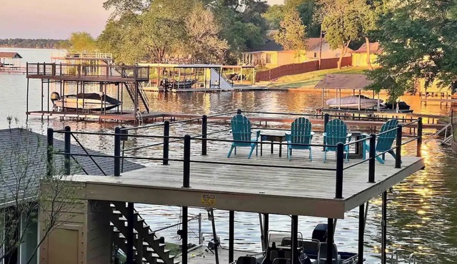 Family friendly Wisdom Tree Lake House