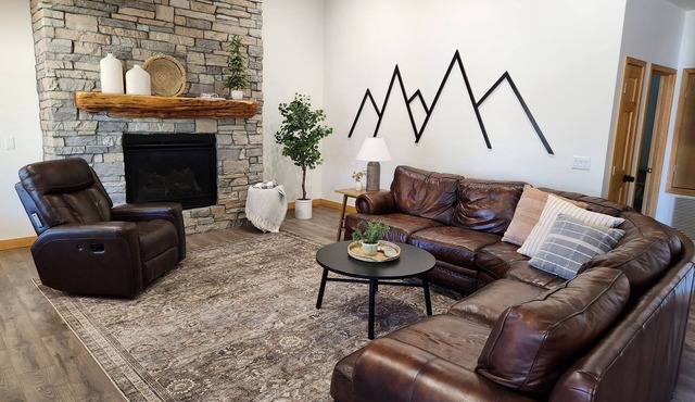 Family Friendly, Air Hockey, Sleeps 14, Fire Pit