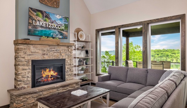 Family-Friendly Lake Cabin | Hot Tub + King En-Suites + Lake Access