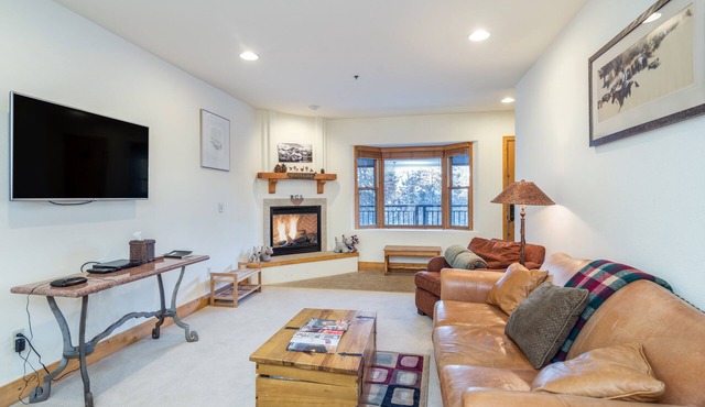 Family-Friendly 2-Bedroom Condo in Mountain Village With Pool View