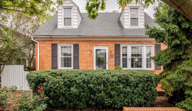 Family Friendly, Peaceful Yard, Dedicated Work Space, Close to Local Attractions