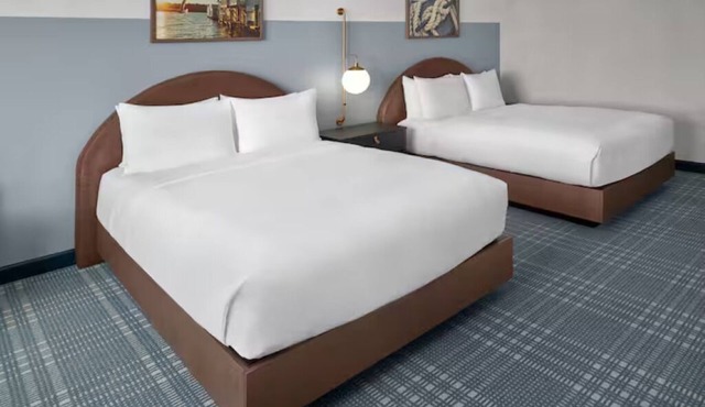 Family-Friendly Retreat w/Lake View & Room for Everyone l 2 Rooms + Pool Access