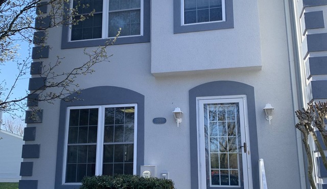 Family-Friendly Beachy Boho Townhouse: 3BR, 2.5 Bath, Pool, Close to Beachn
