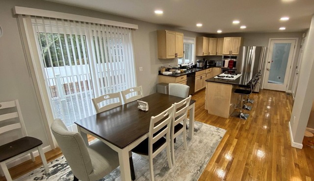Family Friendly Escape Near 4 Beaches Fully Fenced yard for Dogs Cul-de-Sac