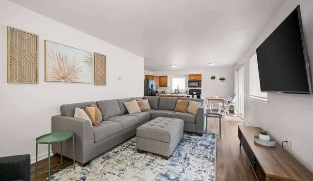 Family Friendly Haven I Renovated & Spacious