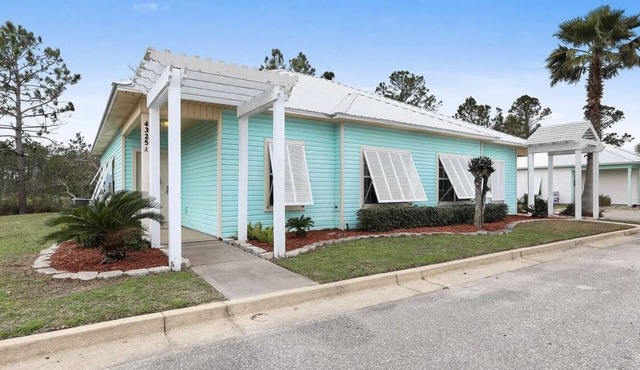 Family Friendly Villa with pool!