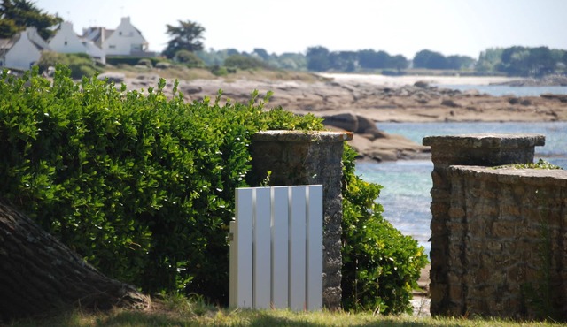 Family-friendly villa, right by the ocean