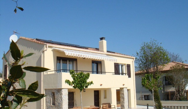 Family friendly villa with private swimming pool 5min from sea