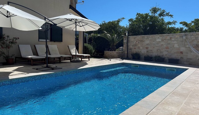 Family-friendly villa ELMASO*m. private heated pool, 4x air conditioning, 4xTV