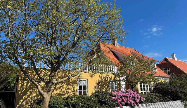 Family-friendly villa in quiet neighbourhood