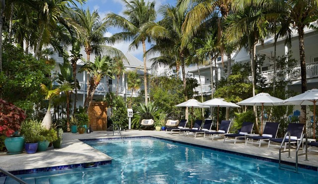 Family-friendly Villa! Near Key West Int'l Airport! Parking, Onsite Pools!