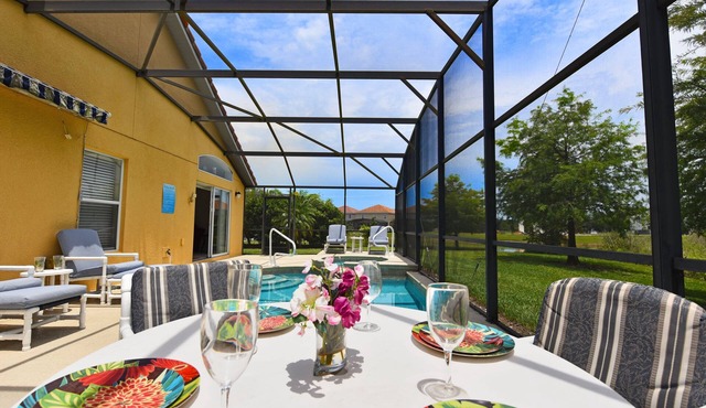 Family-Friendly Villa: Pool, Spa, Game Room & Minutes to Disney