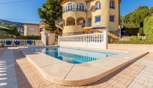 Family-Friendly Villa Valle Verde with Pool, Garden and Wi-Fi