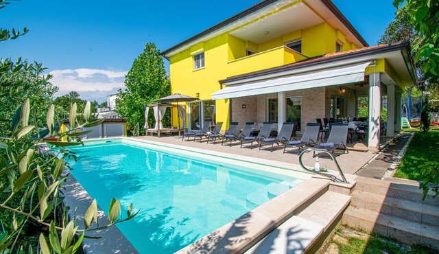 Family-friendly villa with a private pool in Porec