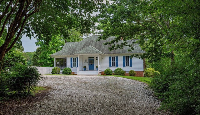Family-Friendly Waterfront Home Pool Dock Kayaks Row Boat Games Chesapeake Bay
