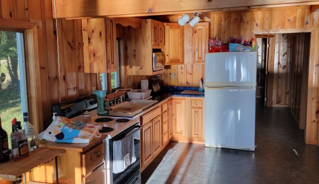 Family Friendly Waterfront Cottage