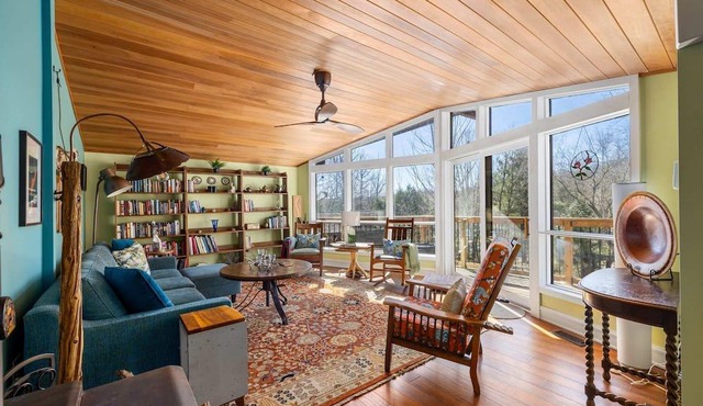 Family Friendly Waterfront Cottage