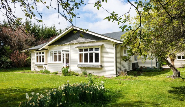 Family-friendly, well-equipped, spacious country house,garden and Fibre Internet