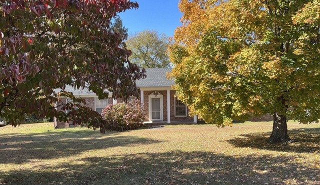 Family-friendly WillCo Ranch with Large Yard - great location!