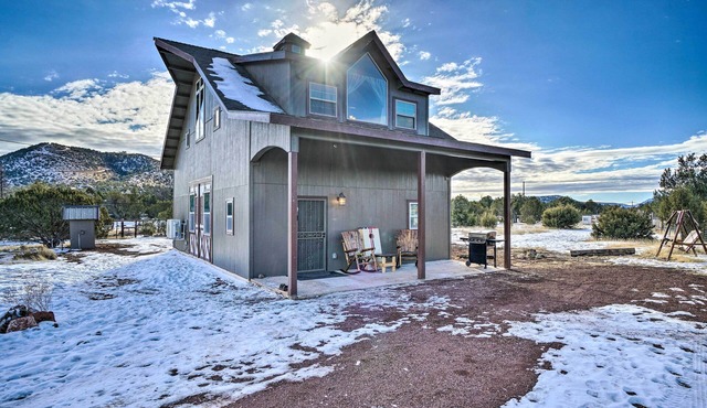 Family-Friendly Williams Cabin w/Gas Grill