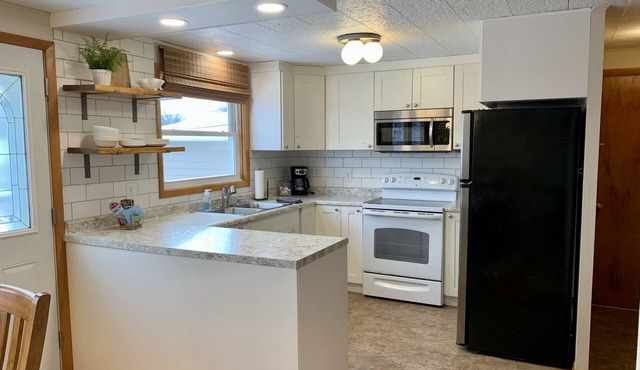 Family-Friendly with King Bed and Garage!