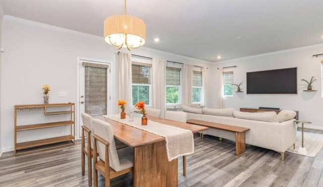 Family Friendly with Sunroom & Game Roomnn