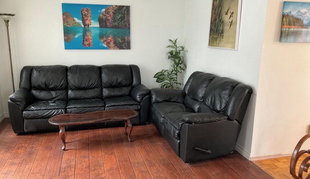 Family-Friendlyin QuietLaval Neighborhood