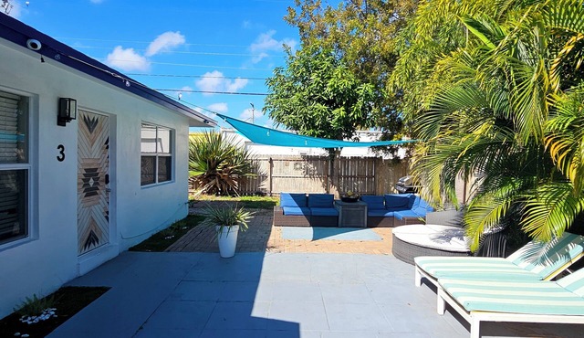 Family & Friends Beach Getaway, Pool, Patio & Minutes to the Beach